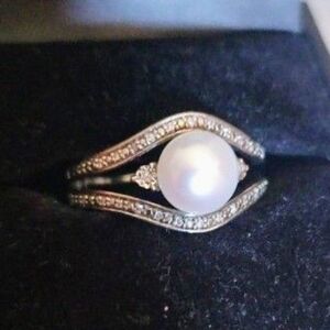 Elegant Pearl and Pavé Halo Ring - White Pearl